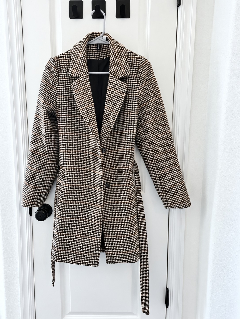 H&M Divided Women’s Houndstooth Plaid Belted Long Coat Size Small